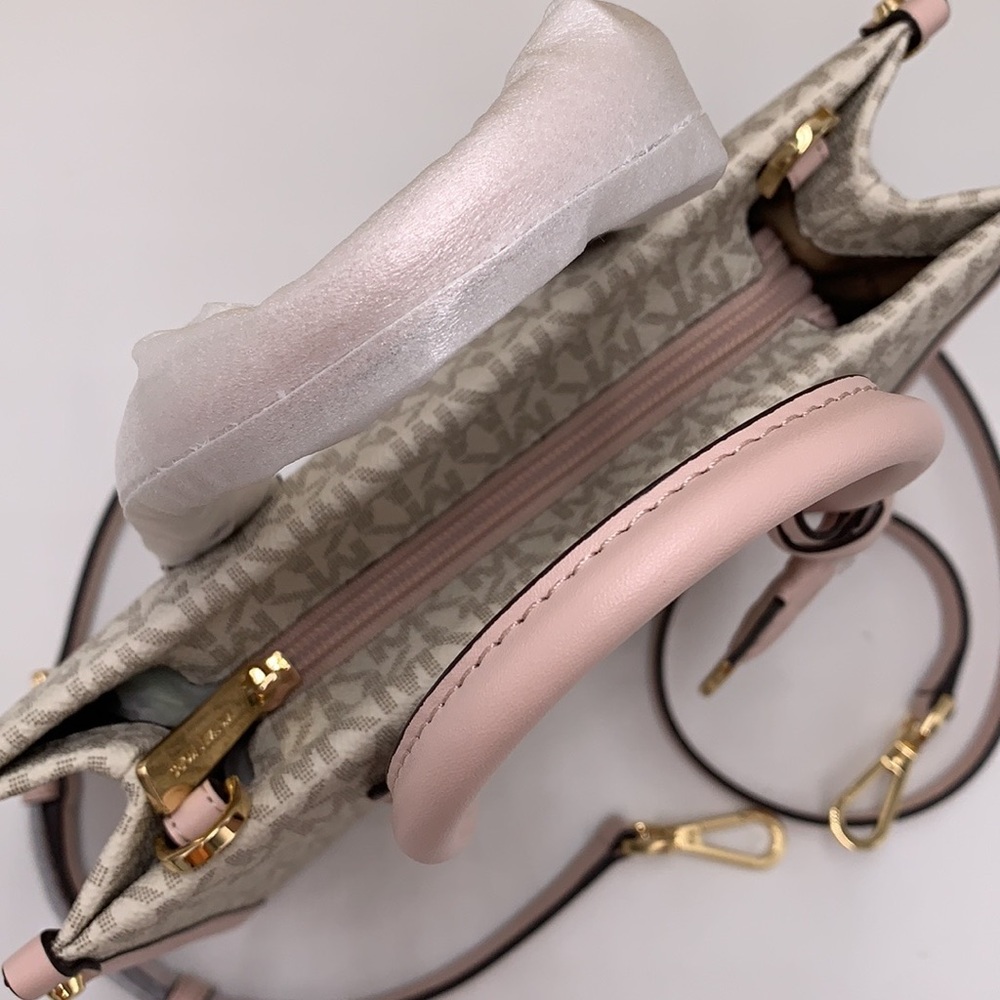 MICHAEL KORS MIRELLA SMALL
SHOPPER TOP ZIP XBODY POWDER
BLUSH MULTI SIGN… - Picture 10 of 16